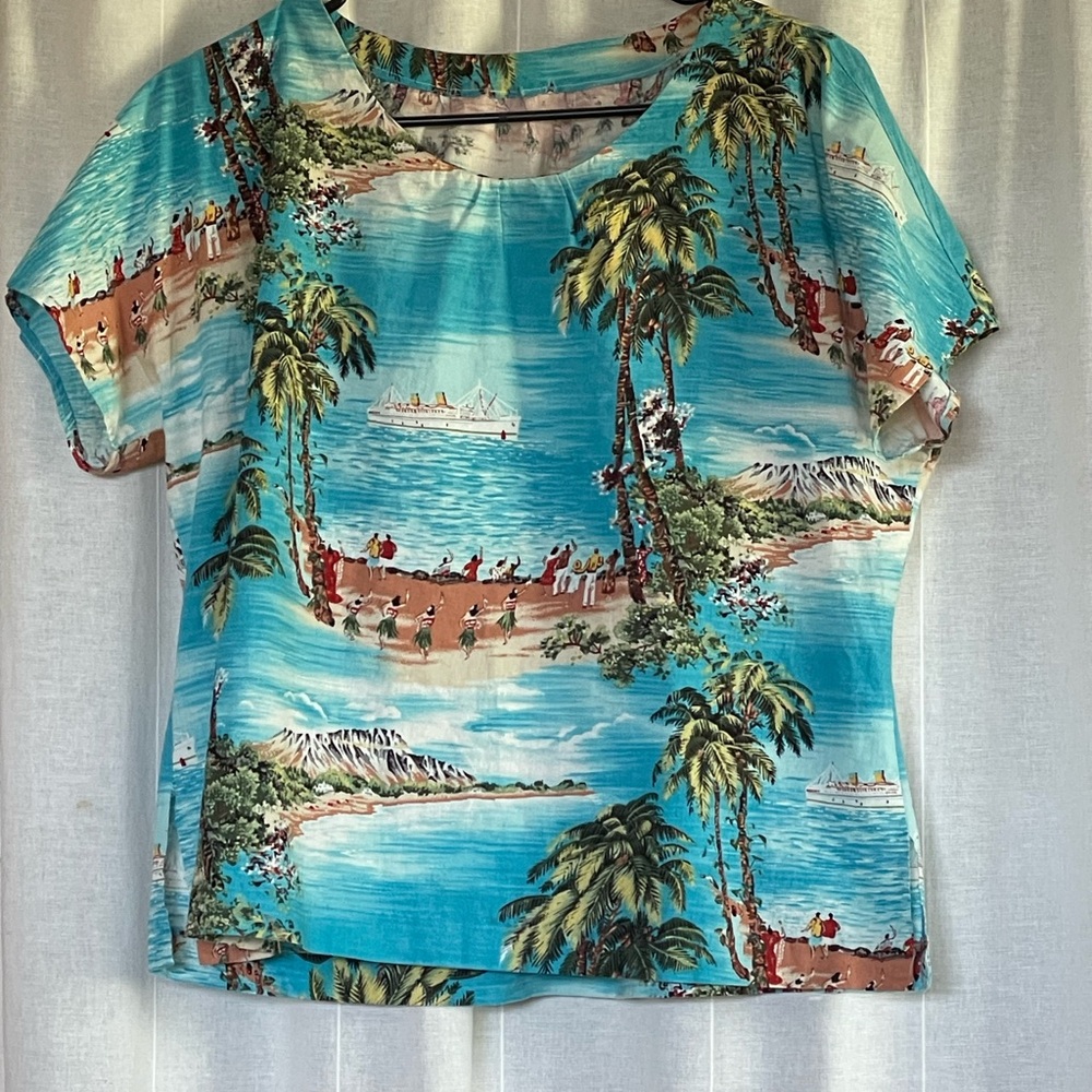 Hawaiian top